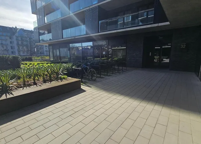 Studio Nad Rzeka 73, Rynek 500 M